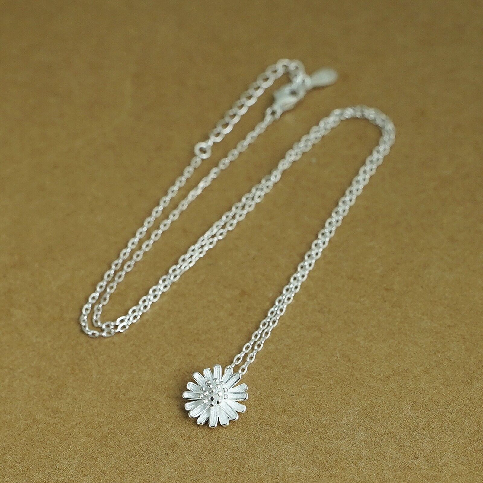 Sterling Silver Daisy Chain Necklace with 11mm Daisy Flower Blossom Pendant and Lobster Clasp - sugarkittenlondon