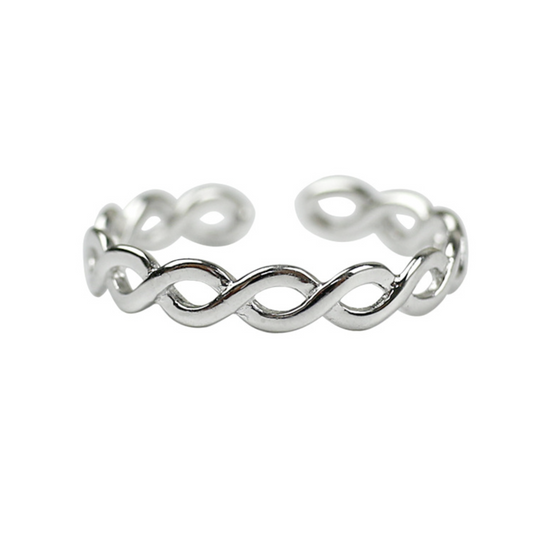 Infinity knot band ring in polished silver with oval infinity loop design