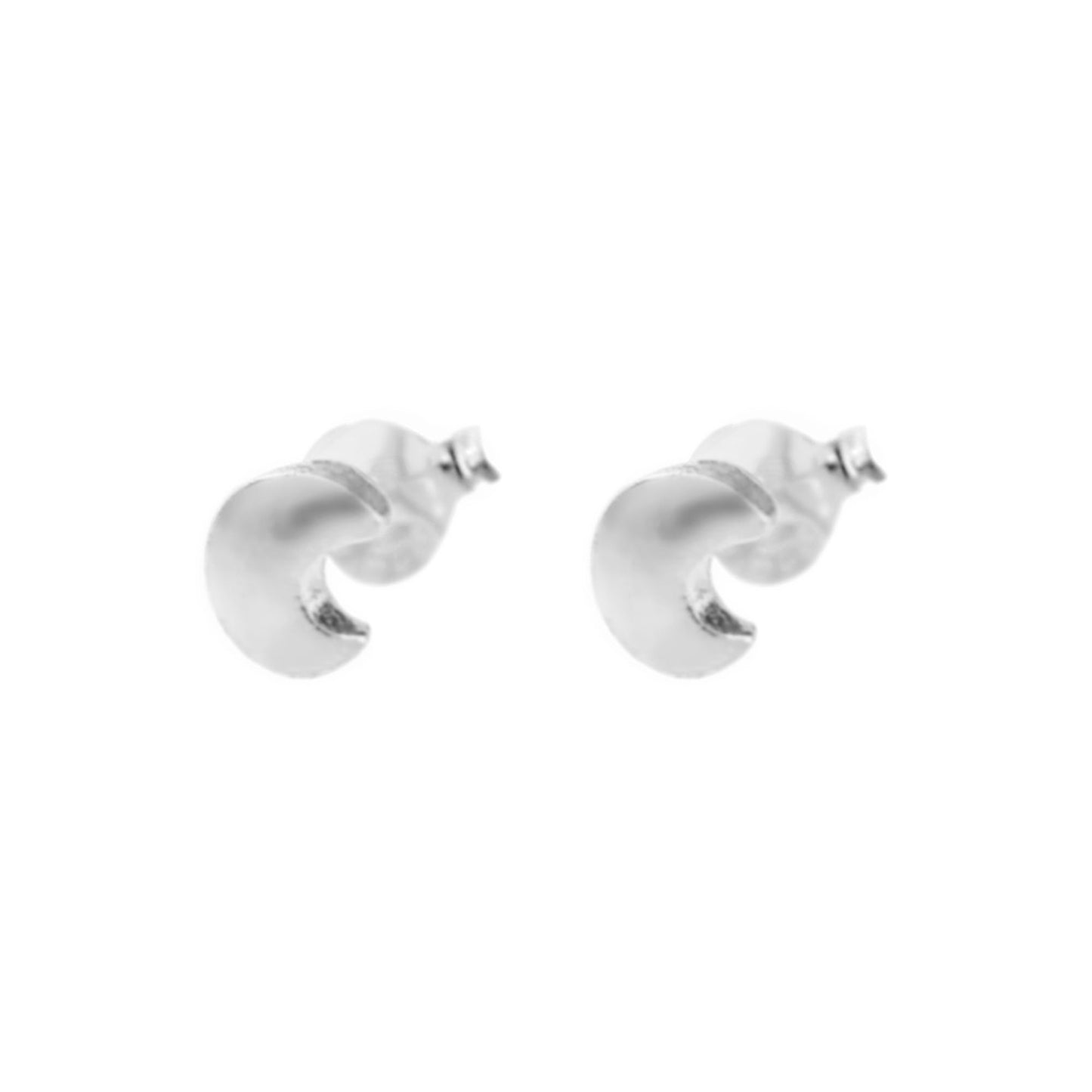 Puffy Moon Studs, silberfarbene Ohrstecker mit geschwungenem Mondsymbol