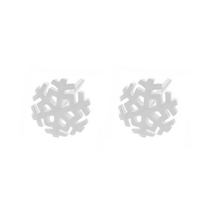Shiny Snowflake Studs, silberfarbene Schneeflocken-Ohrstecker mit glänzendem Finish
