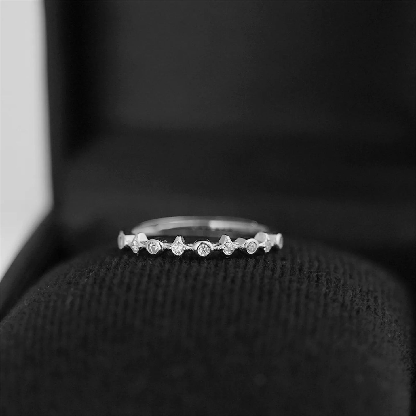 Sterling Silver Bezel-Set CZ Star Band – Adjustable Linked Ring (M–Q)