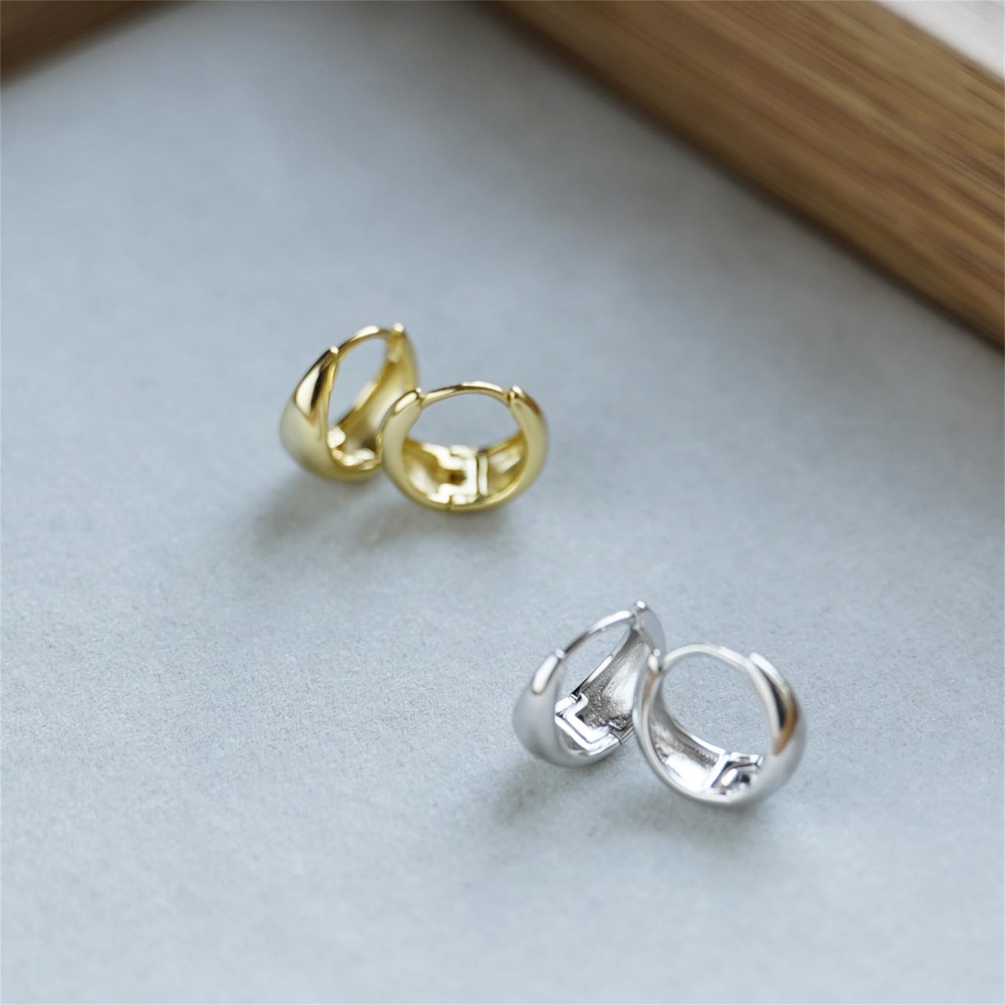 Sterling Silver Teardrop Waterdrop Huggie Hoop Earrings 8 - 9mm Inside