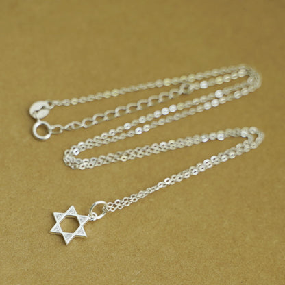 3-Tone Mixed Link Chain in silver tone with star-shaped charm and oval-link links