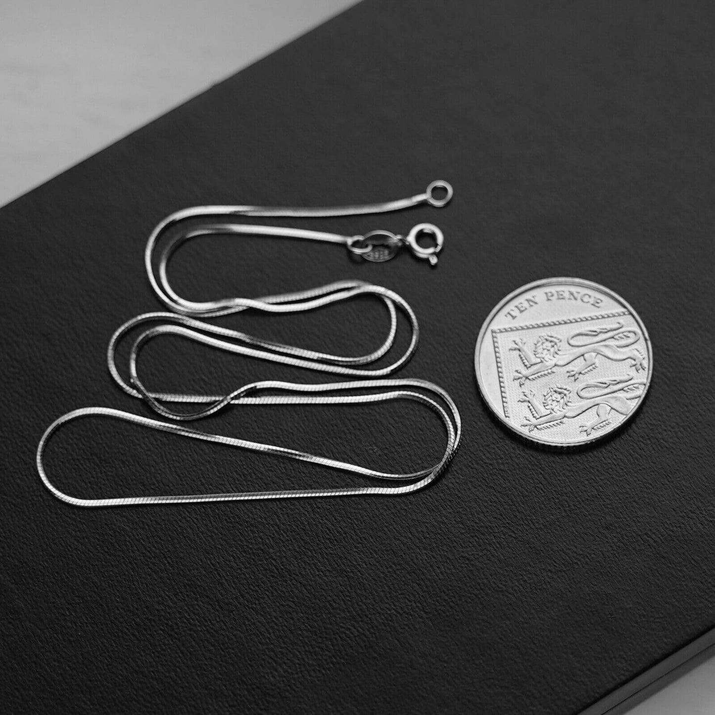 Sleek Rhodium Snake Chain, Schlangenglieder mit Karabinerverschluss und Öse