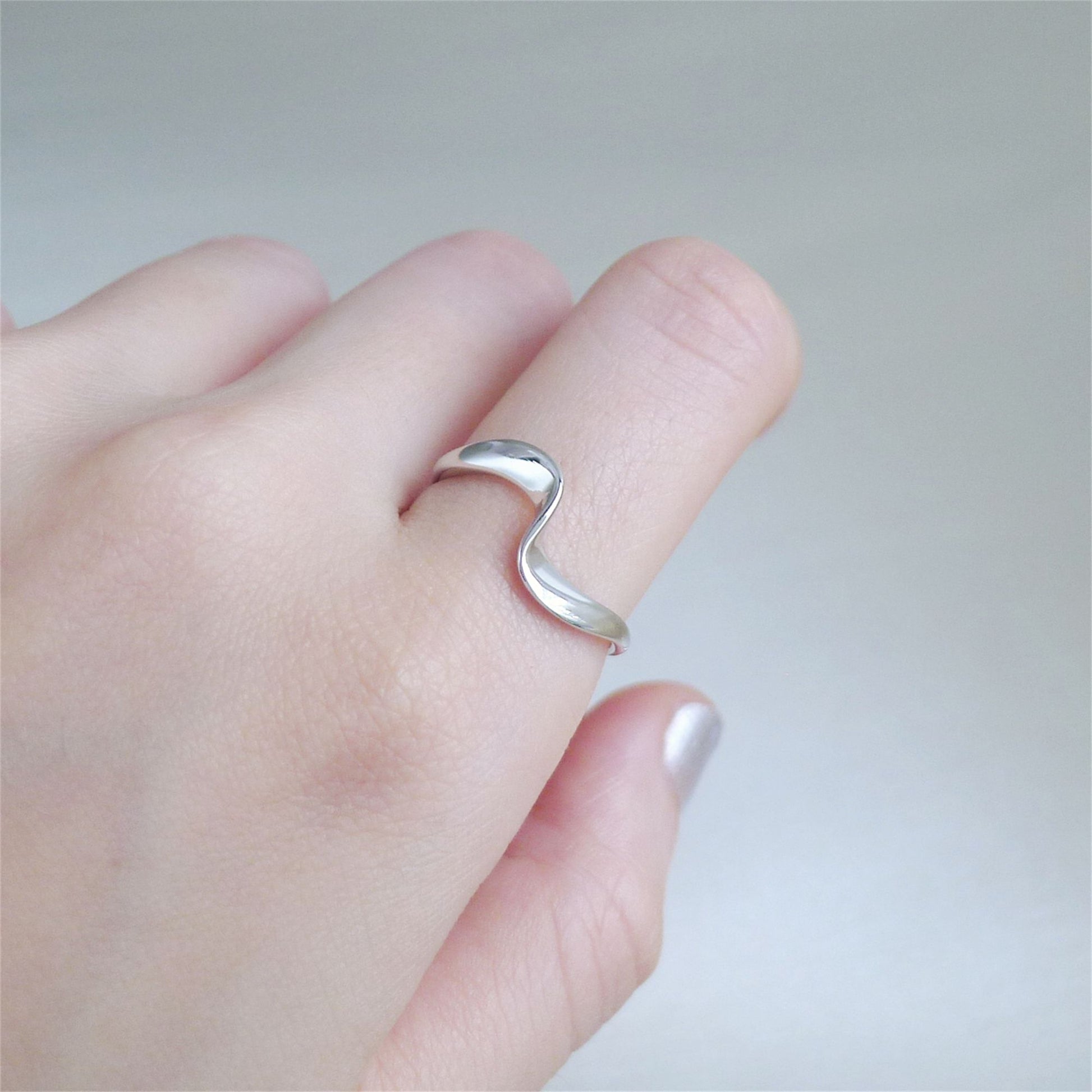 Sterling Silver Ocean Wave Twisted Rope Open Band Ring - sugarkittenlondon