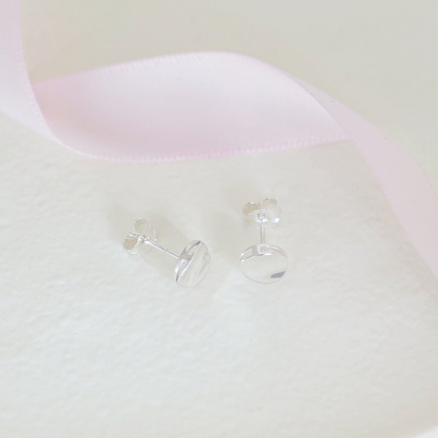 Sterling Silver Shiny 7mm Bent Circle Disc Dot Geometry Stud Earrings - sugarkittenlondon