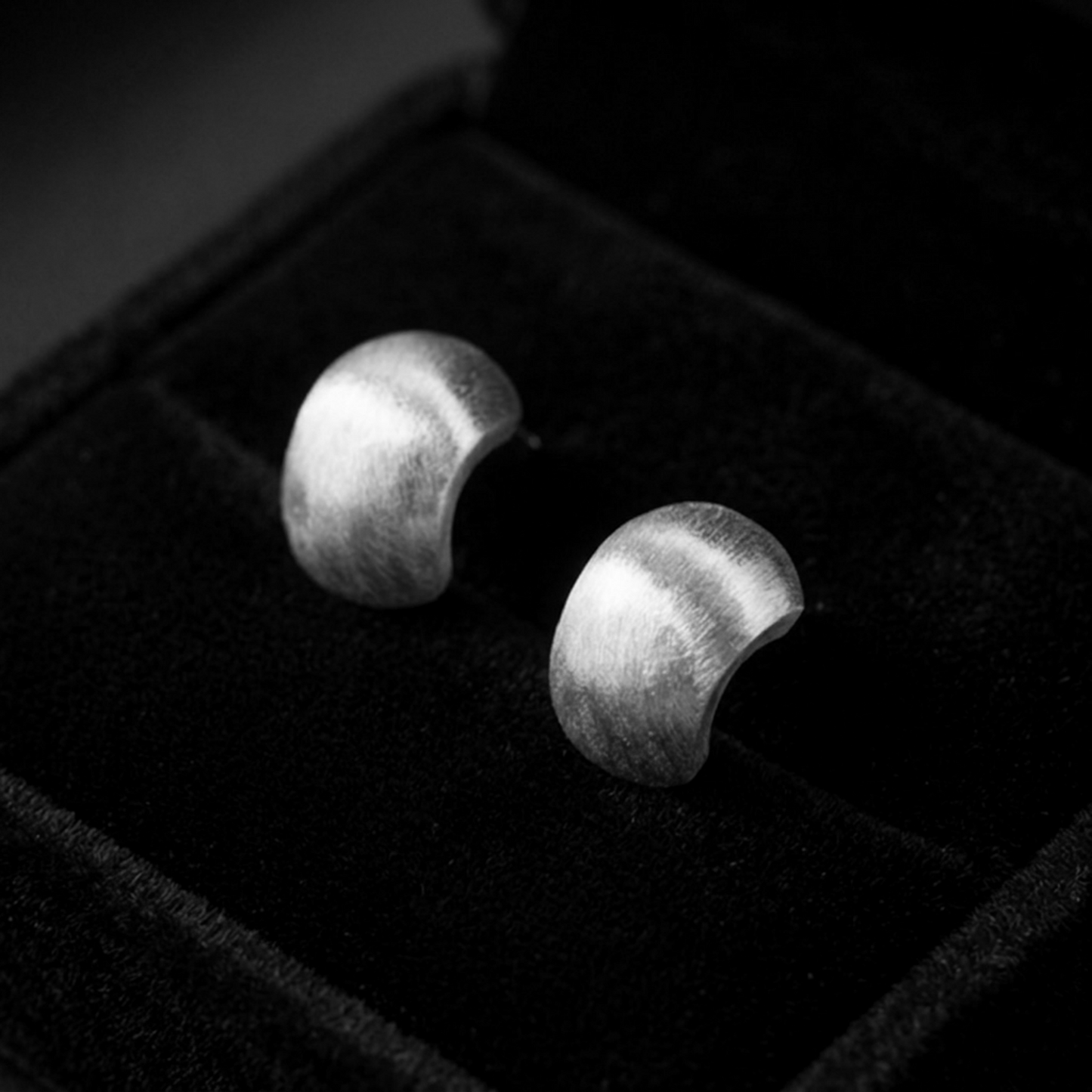 Brushed Half-Hoop Drops