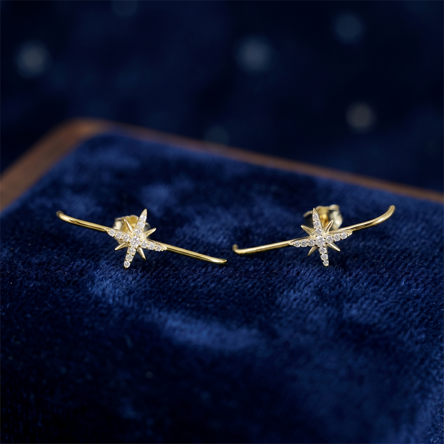 North Star suspender studs in 18K gold, star-shaped crystal accents and bar clasp