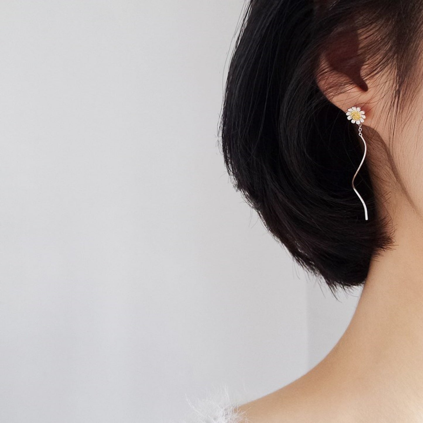 Sterling Silver Daisy Floral Pull Through Long Wave Threader Earrings