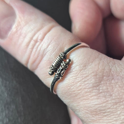 Retro Knuckle Ring with Sterling Silver Totem Knot Design