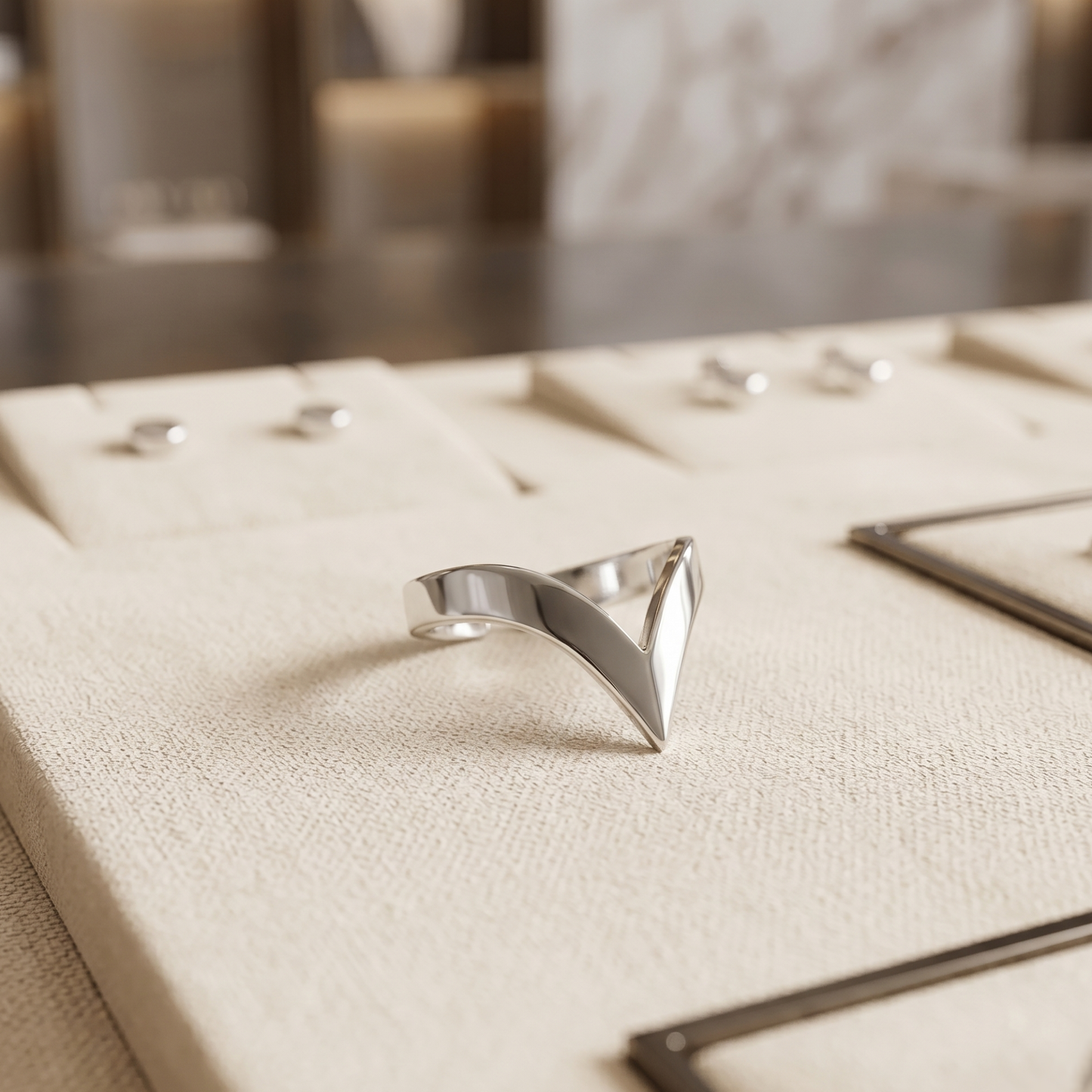 V-Shape Wishbone Ring, silberfarbene Metallfassung mit V-Spitze