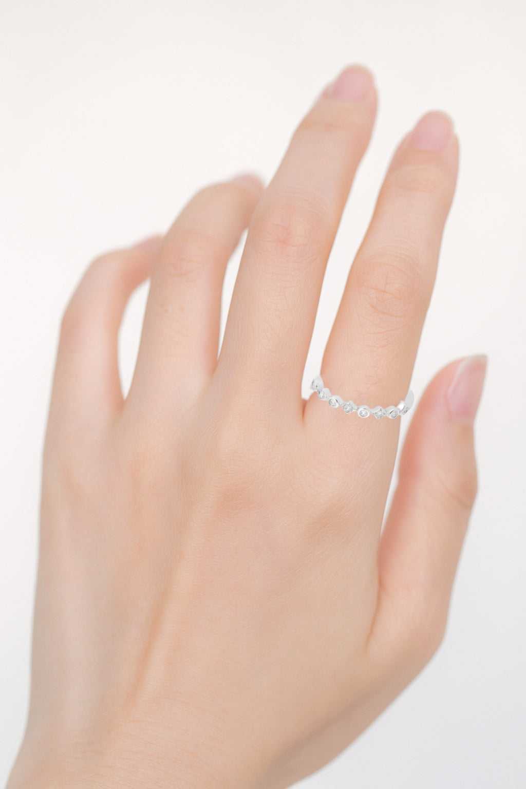 Sterling Silver Bezel-Set CZ Star Band – Adjustable Linked Ring (M–Q)
