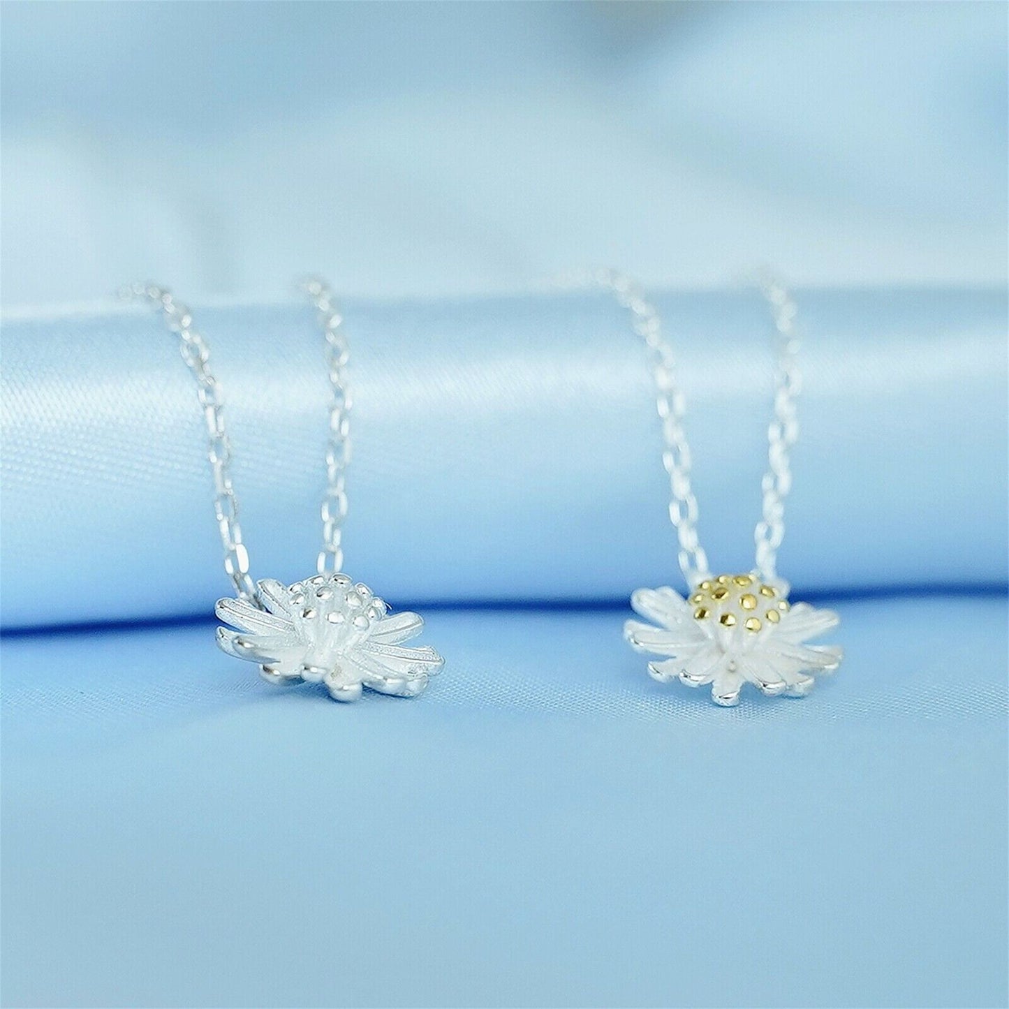 Sterling Silver Daisy Chain Necklace with 11mm Daisy Flower Blossom Pendant and Lobster Clasp - sugarkittenlondon