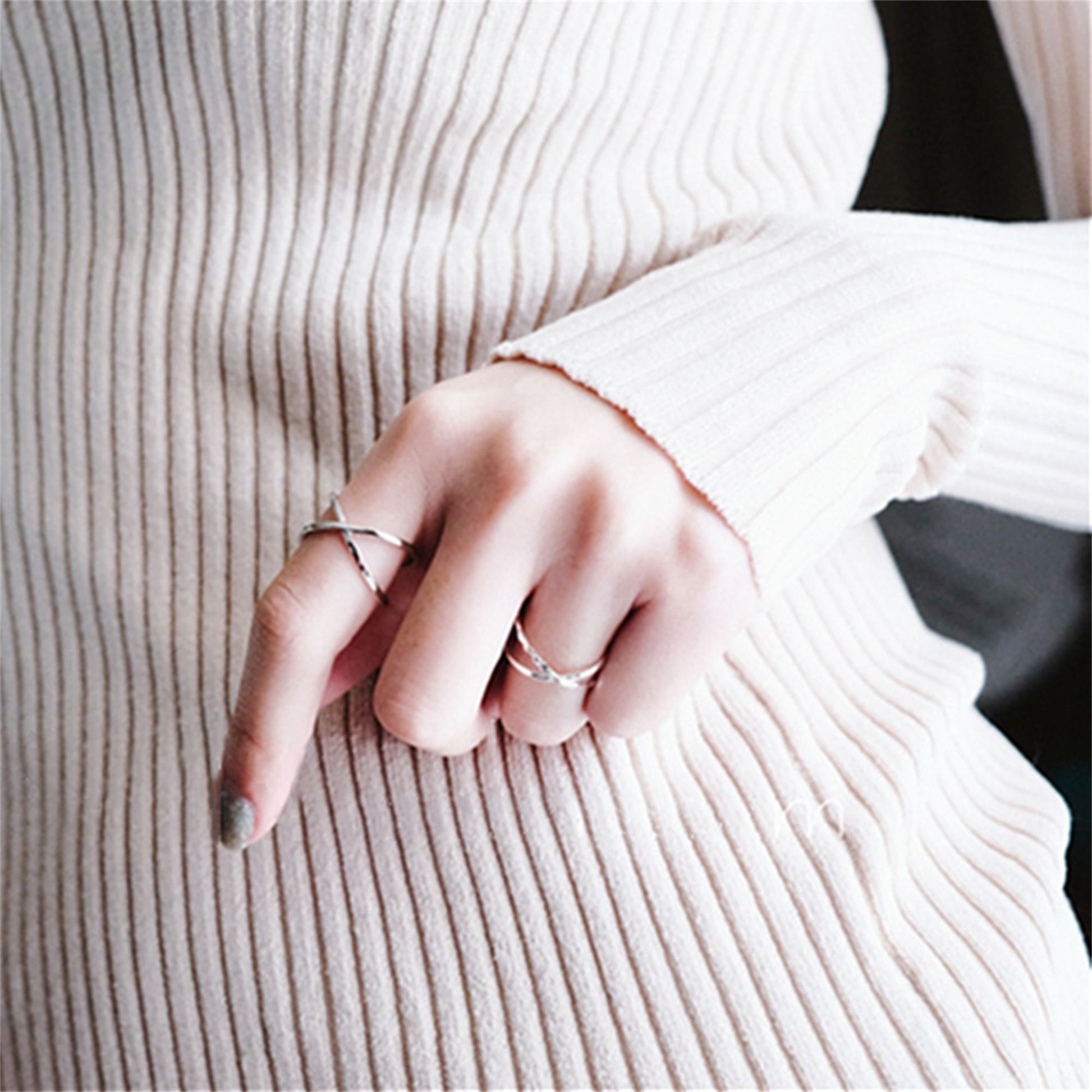 Rhodium-plated Sterling Silver Criss Cross Infinity Love Knot Open End Ring - sugarkittenlondon