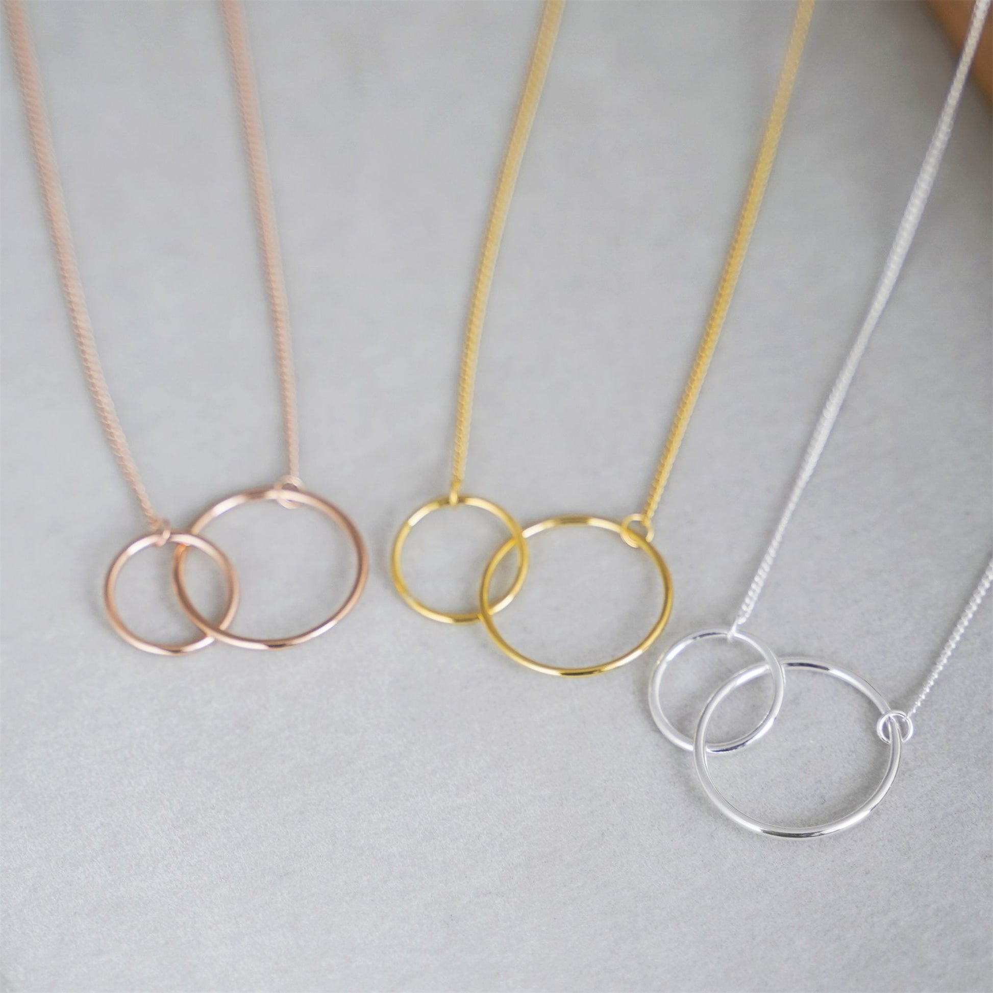 Linked Circles Eternity Infinity Necklace in Sterling Silver (3 Tones) - sugarkittenlondon