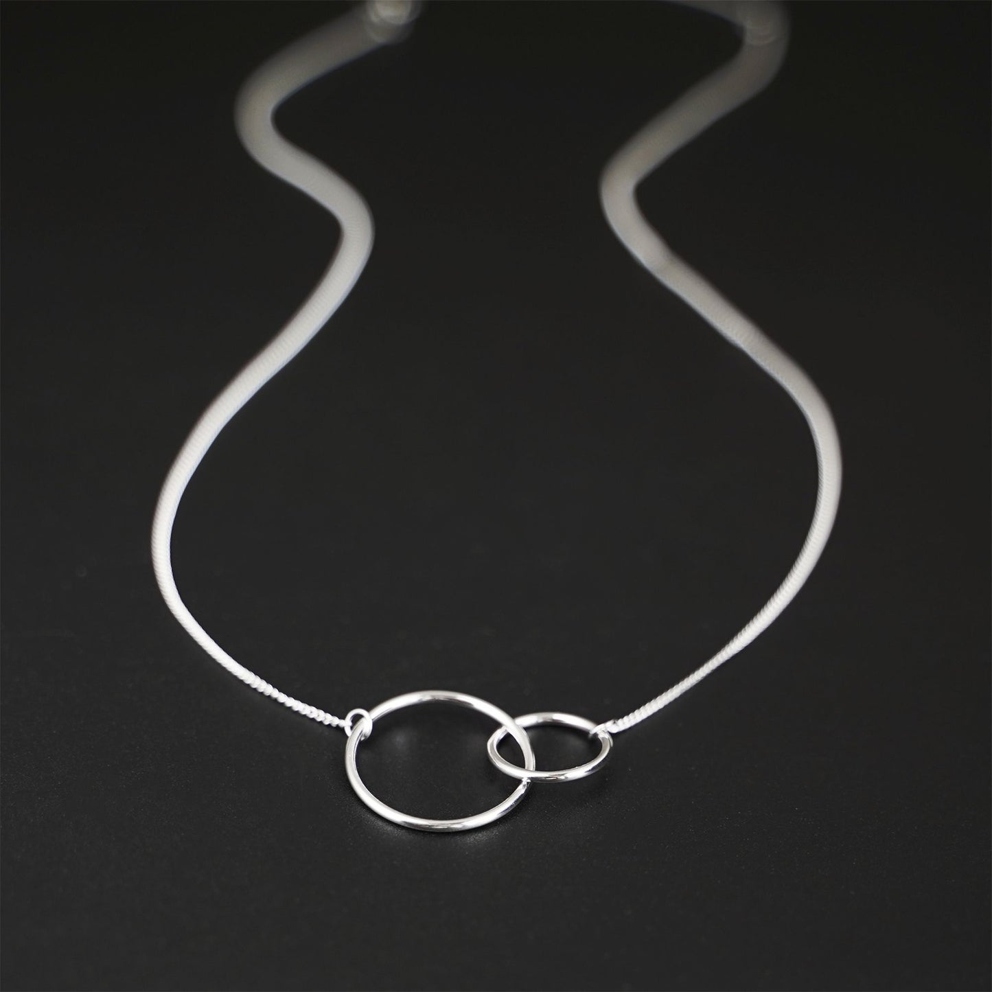 Linked Circles Eternity Infinity Necklace in Sterling Silver (3 Tones) - sugarkittenlondon