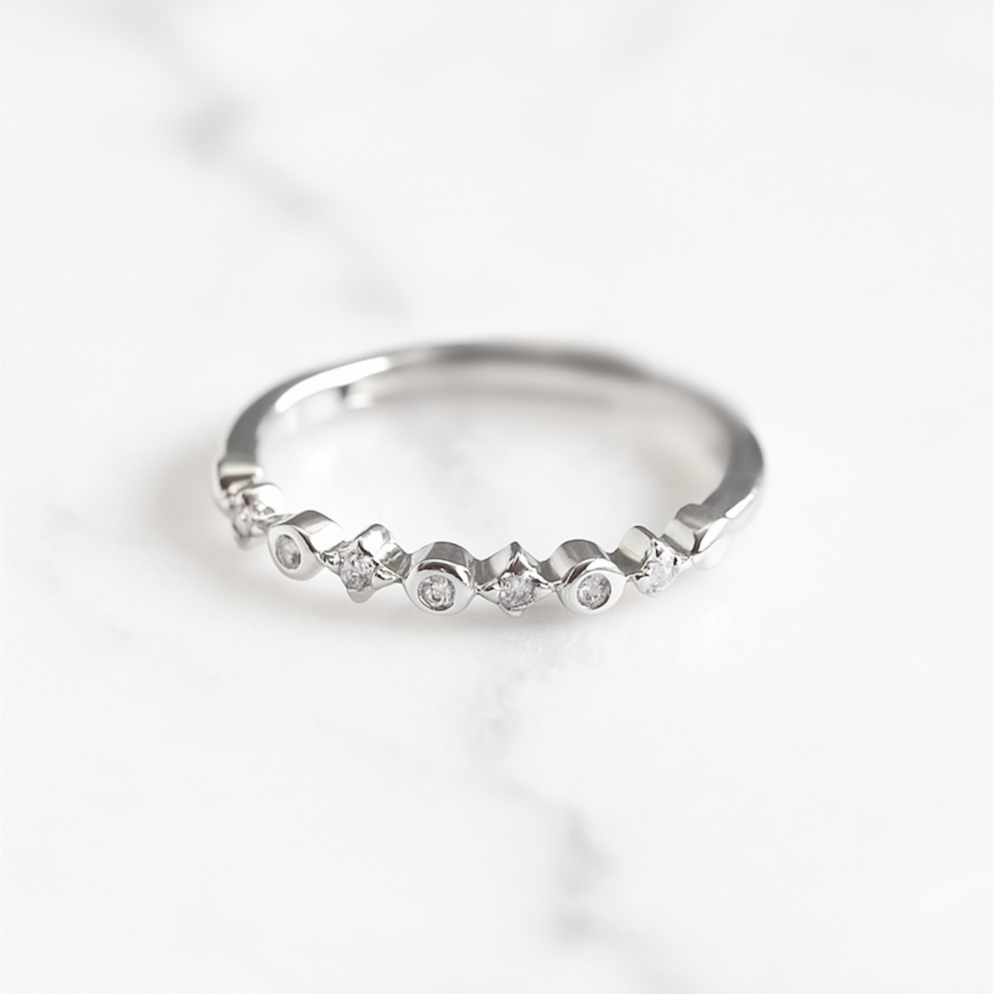 Sterling Silver Bezel-Set CZ Star Band – Adjustable Linked Ring (M–Q)