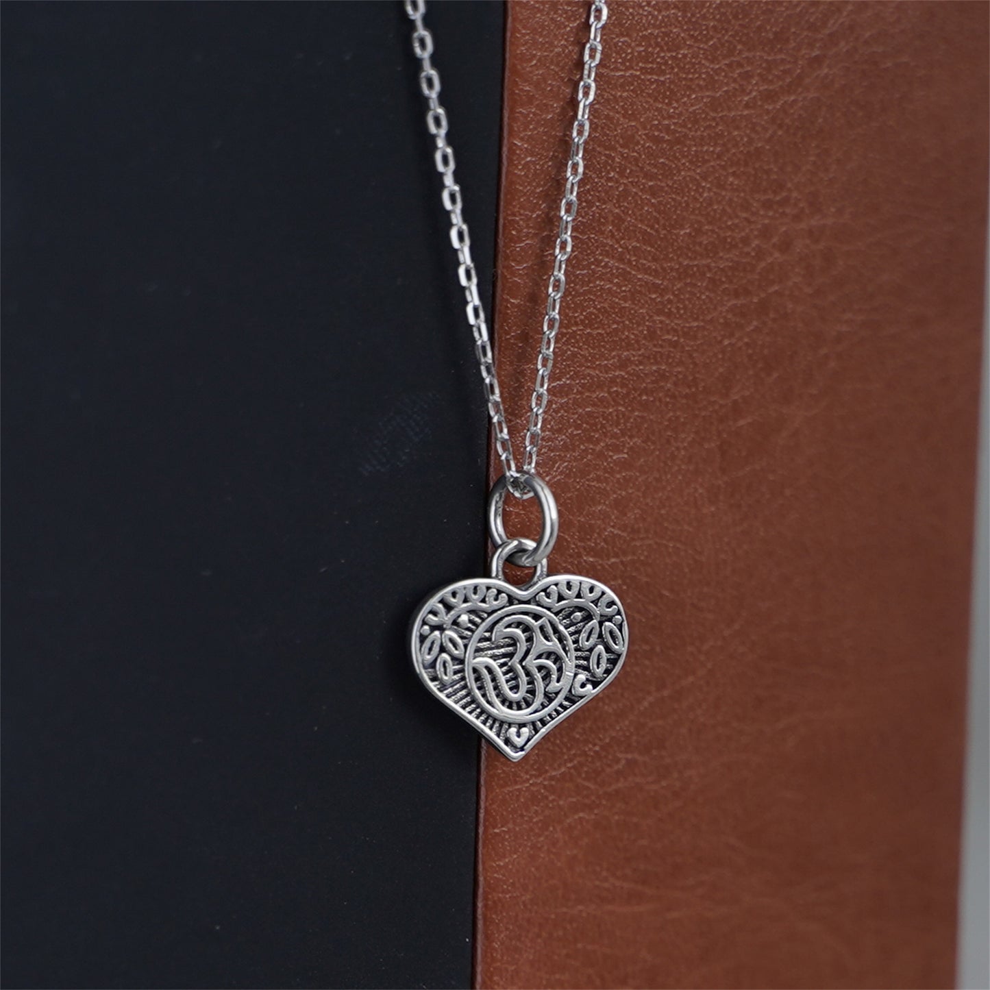 Sterling Silver Aum Pendant Hindu Sanskrit Symbol with Leaf Heart Charm - sugarkittenlondon