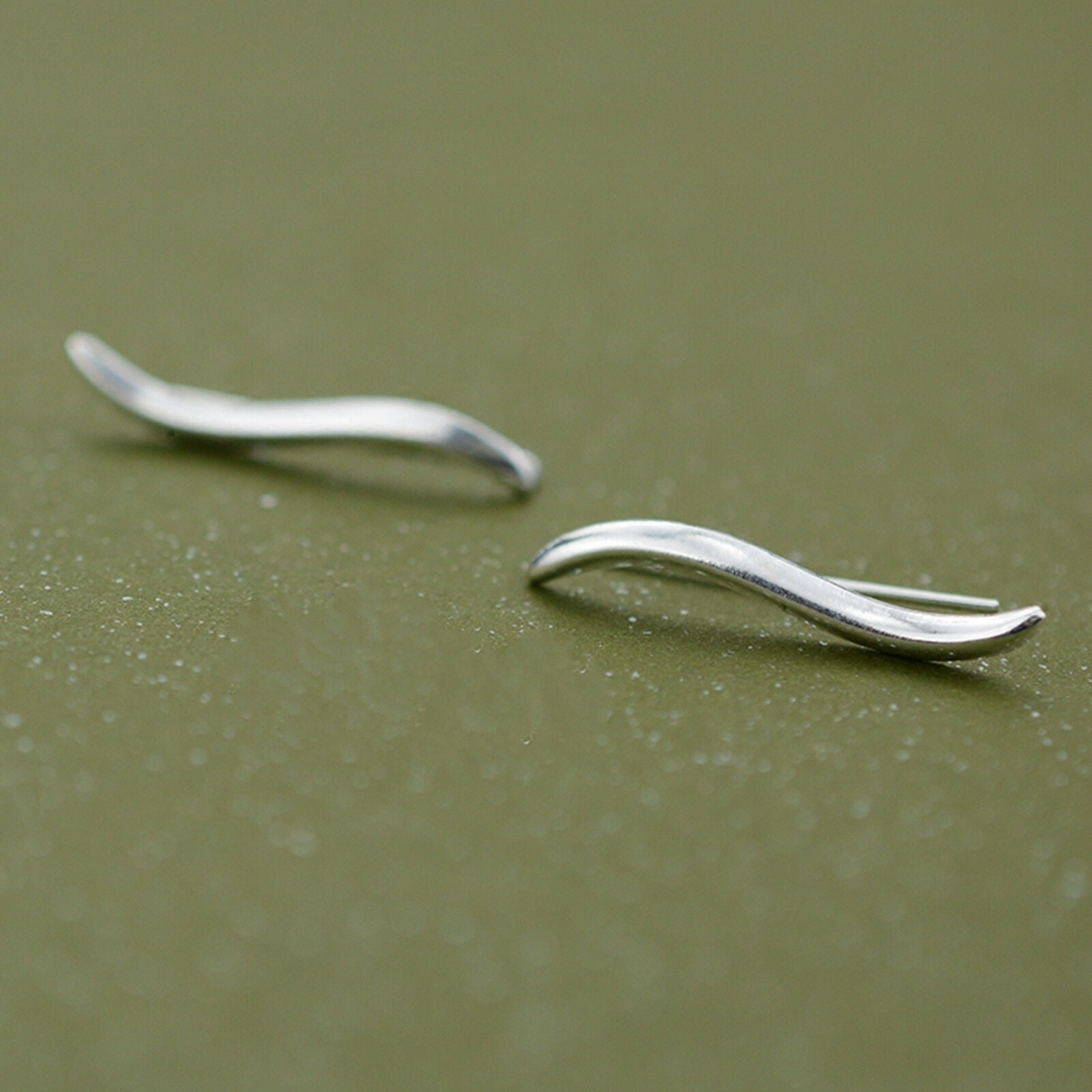 925 Sterling Silver Crawler Earrings with Wavy Vine Design - sugarkittenlondon