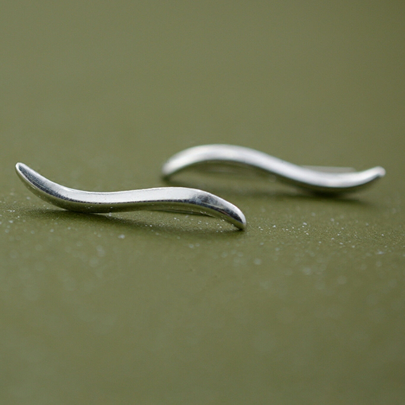 925 Sterling Silver Crawler Earrings with Wavy Vine Design - sugarkittenlondon