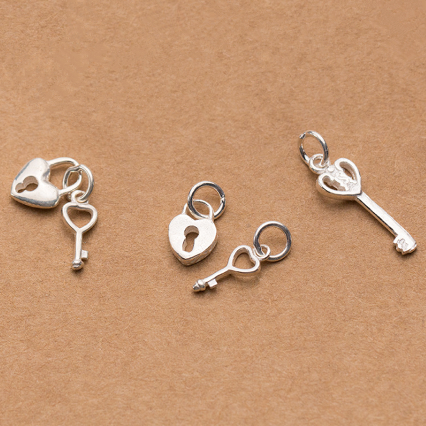 925 Sterling Silver Love Heart Lock and Key Charm Pendant - sugarkittenlondon