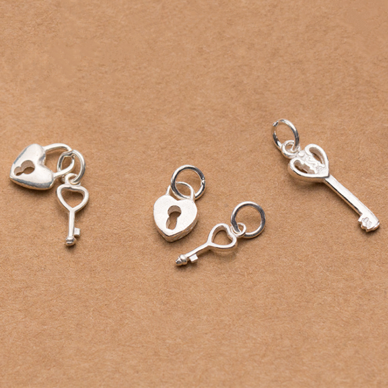 925 Sterling Silver Love Heart Lock and Key Charm Pendant - sugarkittenlondon