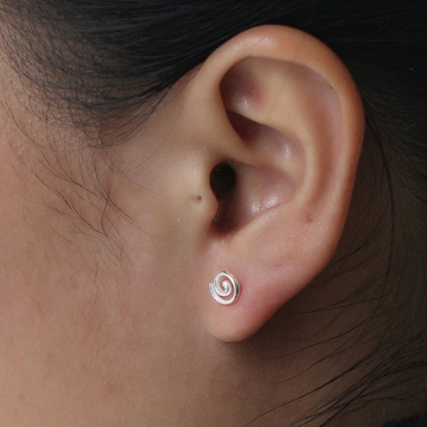 Sterling Silver Circle Circular Spiral Swirl Round Dot Stud Earrings - sugarkittenlondon