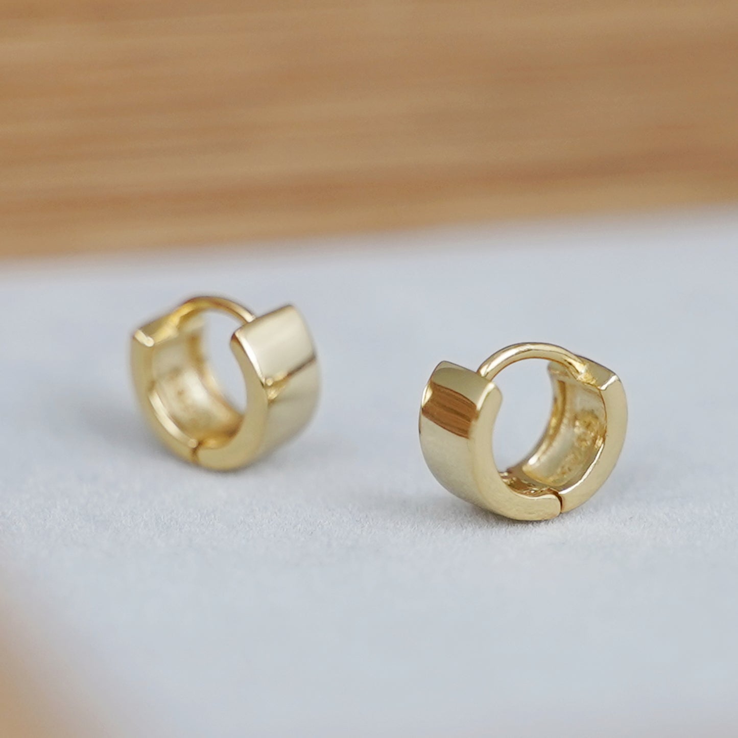 6.5mm Sterling Silver Hoop Huggie Earrings in Gold & Silver. - sugarkittenlondon
