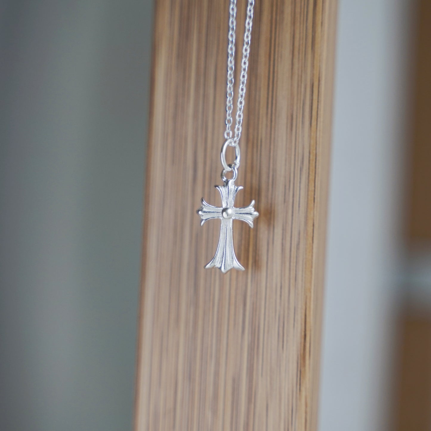 Sterling Silver Cross Pendant with Fleur De Lis Design (15mm x 10mm) - sugarkittenlondon
