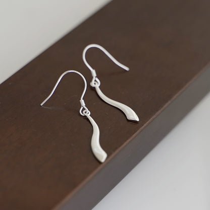 925 Sterling Silver Vertical Wavy Vine Line Swirl Bar S Drop Dangle Hook Earrings - sugarkittenlondon