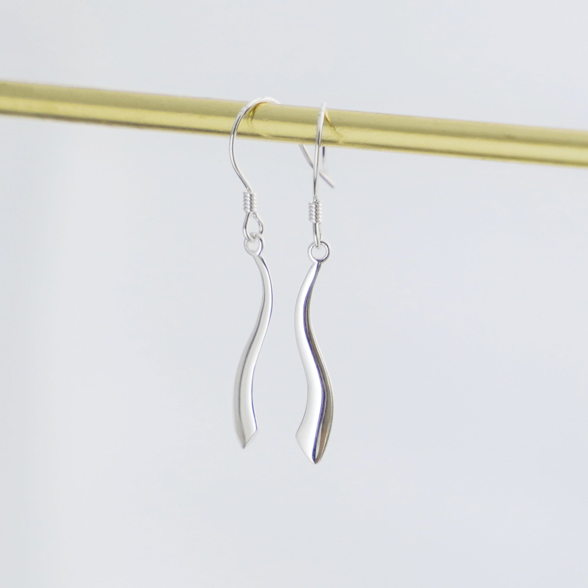 925 Sterling Silver Vertical Wavy Vine Line Swirl Bar S Drop Dangle Hook Earrings - sugarkittenlondon