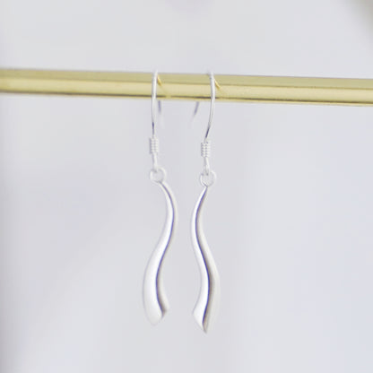 925 Sterling Silver Vertical Wavy Vine Line Swirl Bar S Drop Dangle Hook Earrings - sugarkittenlondon